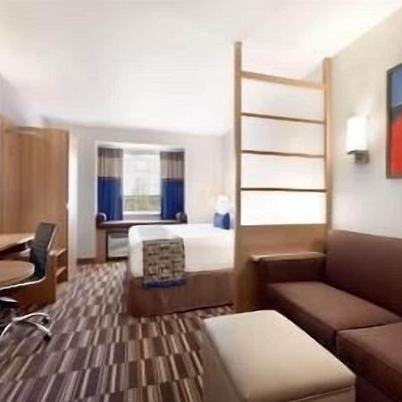 Microtel Inn & Suites By Wyndham Beaver Falls Bagian luar foto