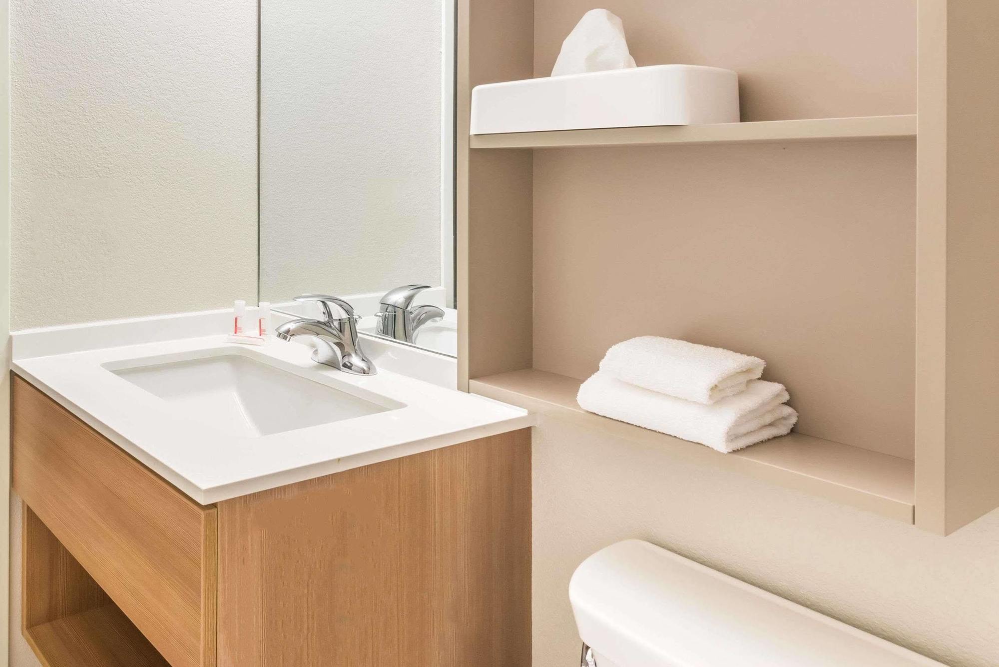 Microtel Inn & Suites By Wyndham Beaver Falls Bagian luar foto