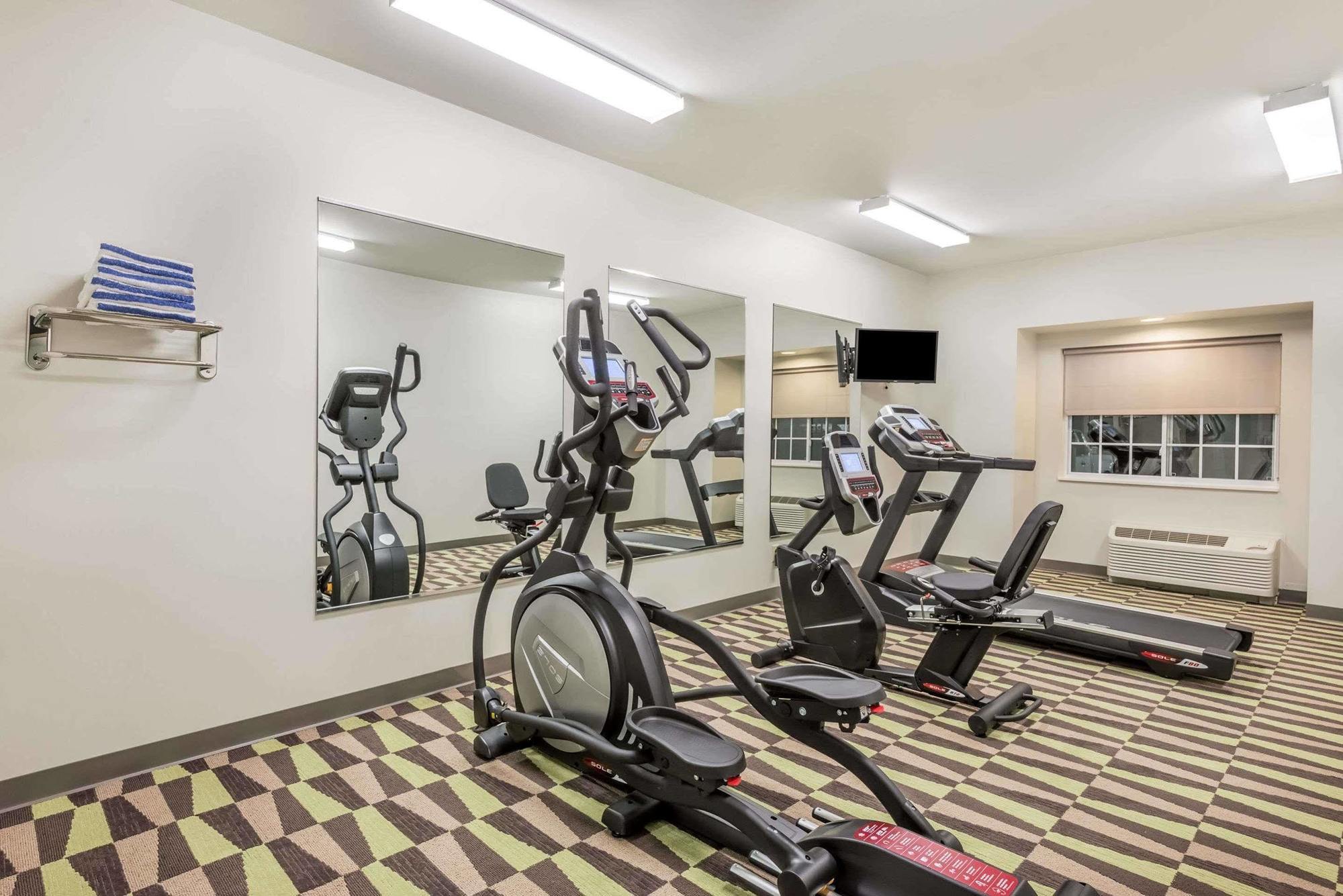 Microtel Inn & Suites By Wyndham Beaver Falls Bagian luar foto