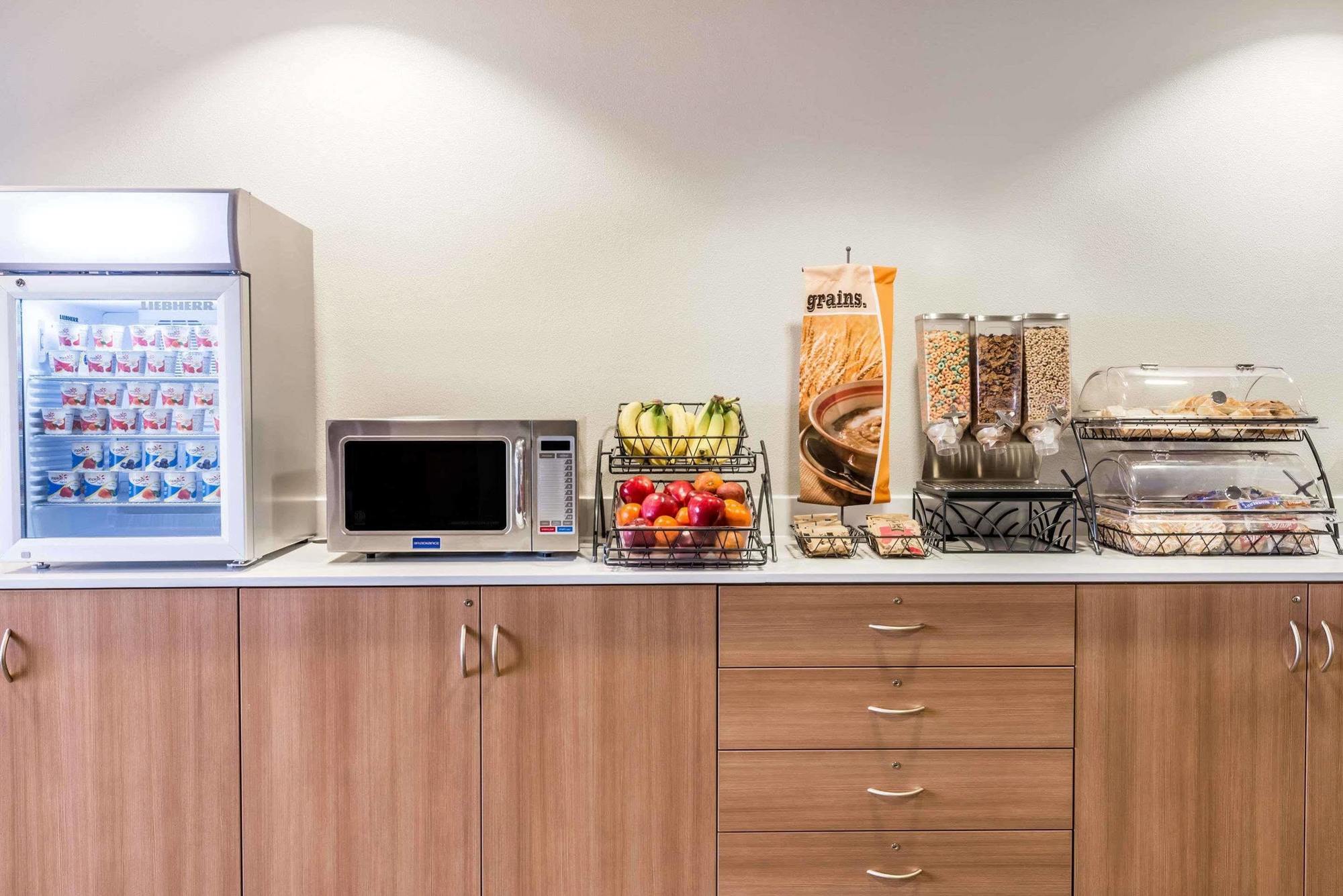 Microtel Inn & Suites By Wyndham Beaver Falls Bagian luar foto