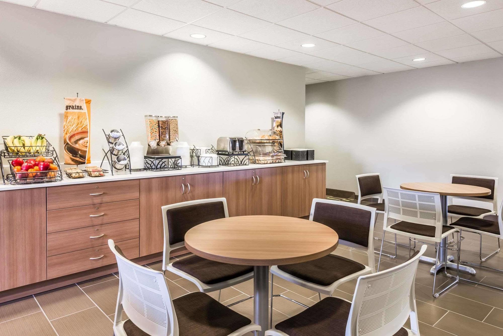 Microtel Inn & Suites By Wyndham Beaver Falls Bagian luar foto