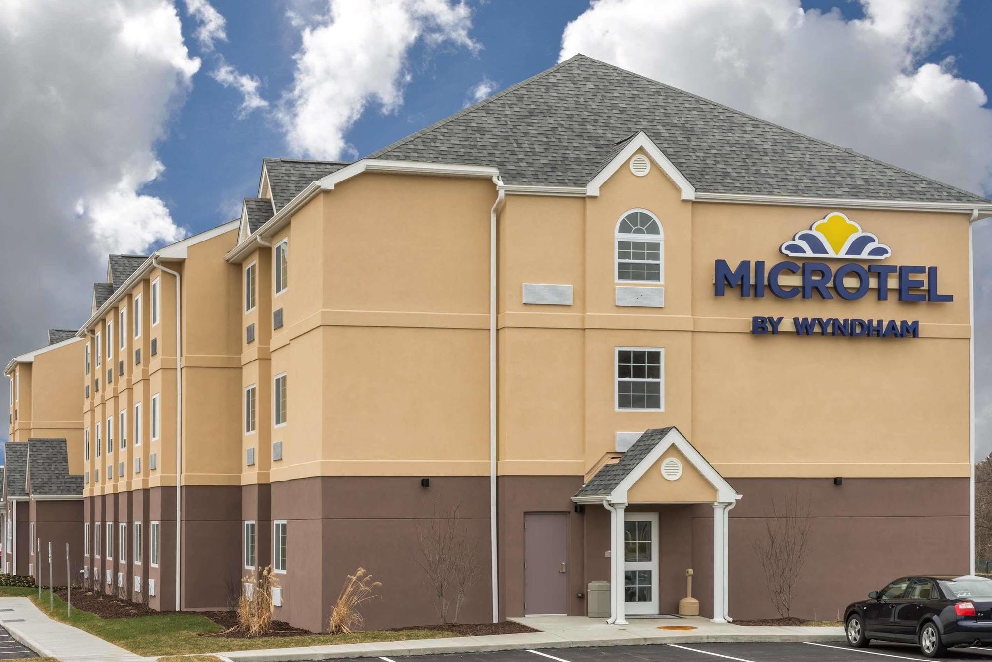 Microtel Inn & Suites By Wyndham Beaver Falls Bagian luar foto