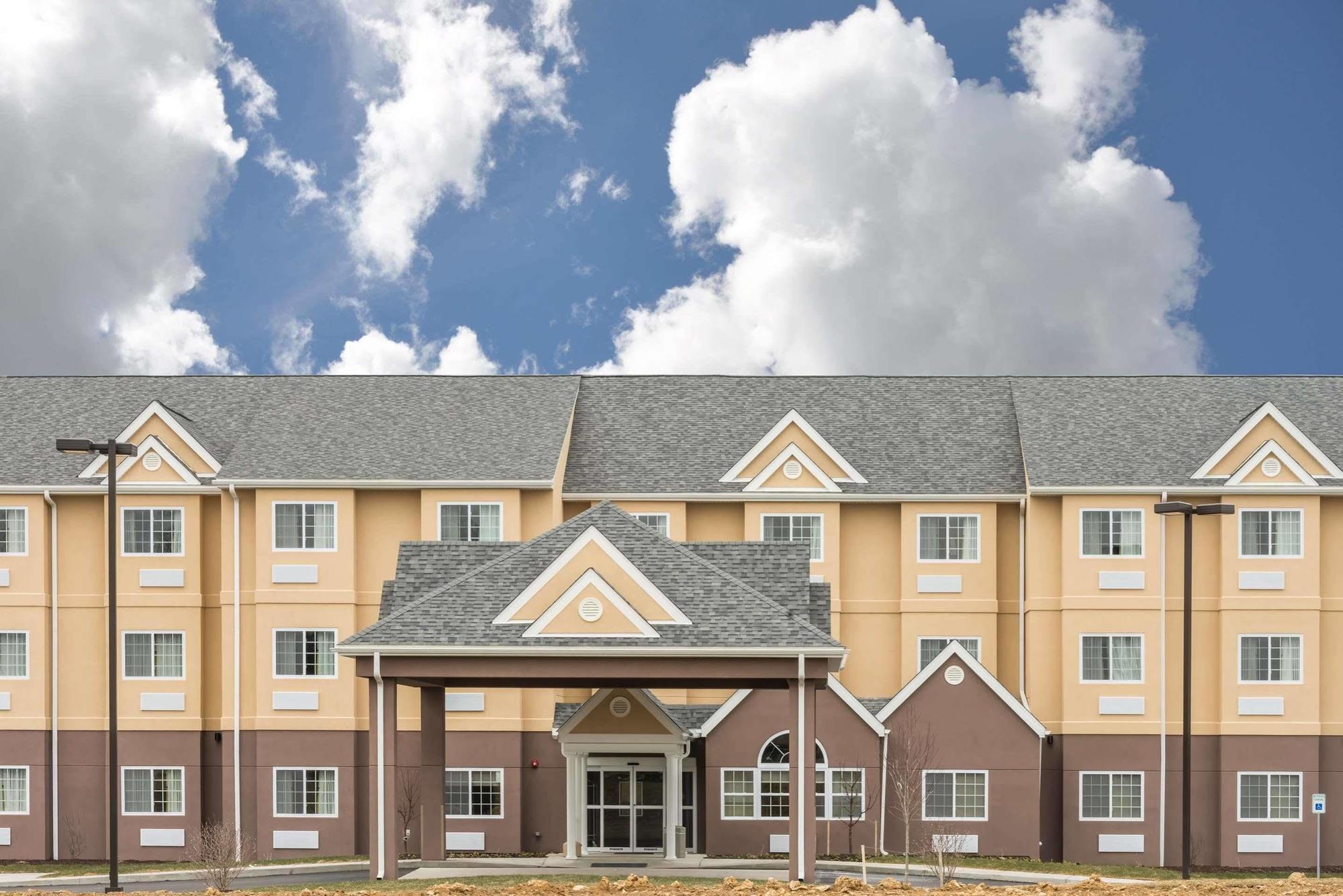 Microtel Inn & Suites By Wyndham Beaver Falls Bagian luar foto